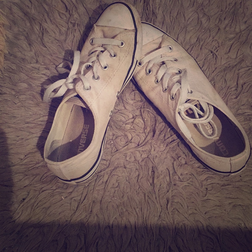 Pink converse low